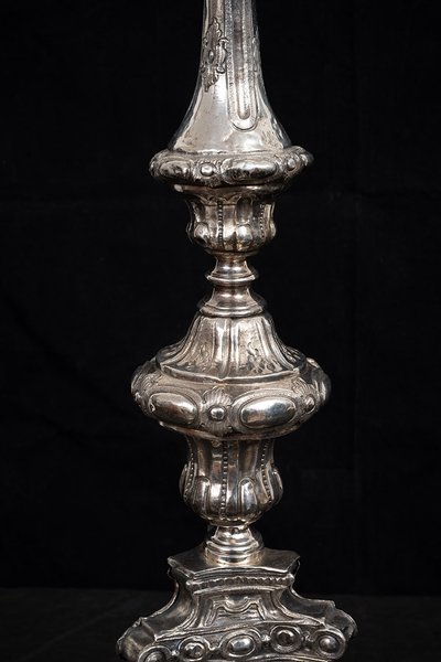 Candélabre ancien en bronze argenté du XVIIIe siècle.