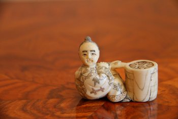 Un Netsuke Chinois En Ivoire d'époque XIXème Siècle