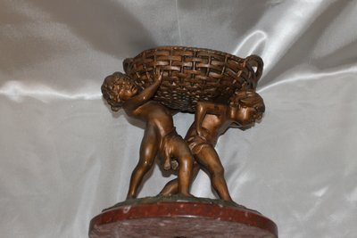 Sculpture signée Charles Théodore Perron 2 enfants portant un panier patine bronze ép. fin 19ème