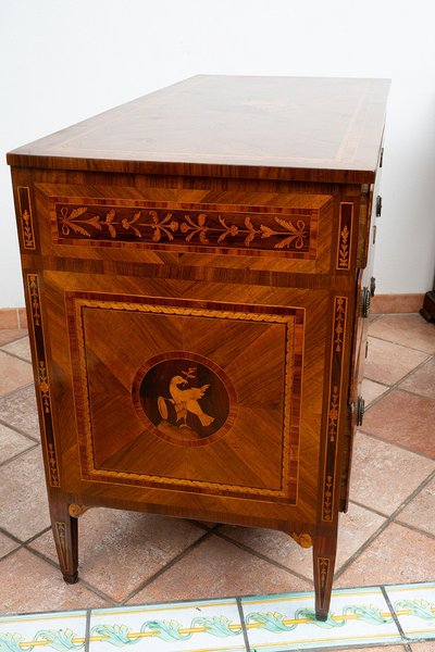 Commode ancienne Lombarde (Italie) Louis XVI,  18siècle.