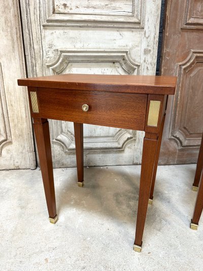 Paire de chevets formant bouts de canapé Louis XVI