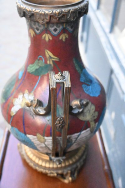 Beautiful and important cloisonné vase China XIX
