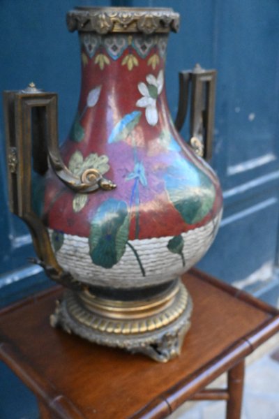 Beautiful and important cloisonné vase China XIX