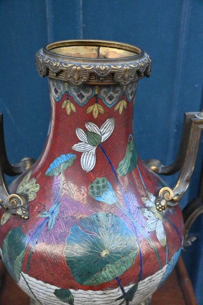 Beautiful and important cloisonné vase China XIX