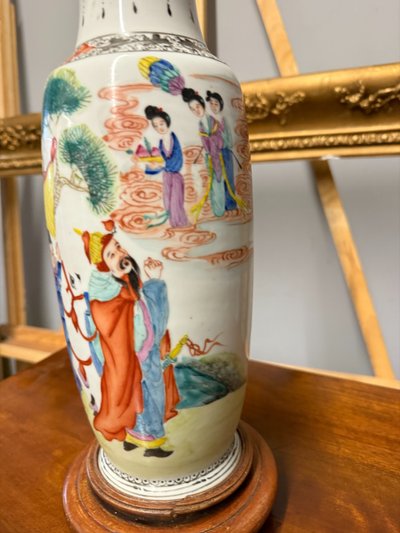 Chinese Qing dynasty porcelain vase, 20th century, 38x15cm