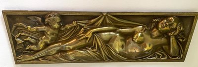 "Il sonno di Venere". Grande altorilievo in bronzo del XIX secolo.