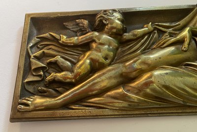 "Il sonno di Venere". Grande altorilievo in bronzo del XIX secolo.