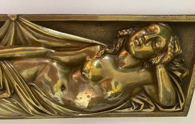 "Il sonno di Venere". Grande altorilievo in bronzo del XIX secolo.