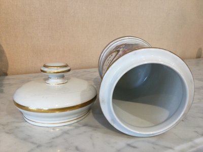 A porcelain medicine jar marked OPIAT: DENTIF