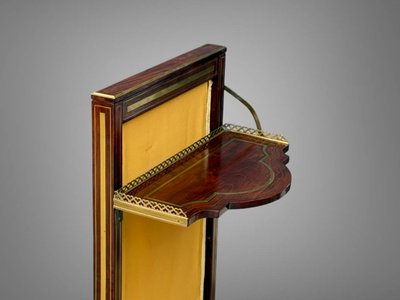 ÉCRAN DE CHEMINÉE ÉPOQUE CHARLES X EN PALISSANDRE ET FILETS DE LAITON