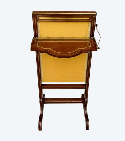 ÉCRAN DE CHEMINÉE ÉPOQUE CHARLES X EN PALISSANDRE ET FILETS DE LAITON