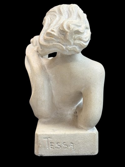 Visio Tessa - Scultura Art Deco, donna reclinata