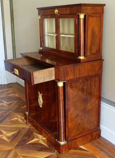 Mobile da collezione di epoca impero in mogano e bronzo dorato al mercurio con segreti
