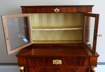 Mobile da collezione di epoca impero in mogano e bronzo dorato al mercurio con segreti