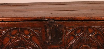 Cassapanca in rovere di epoca gotica