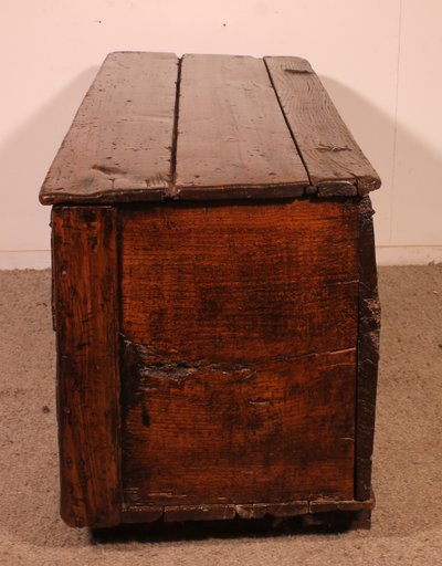 Cassapanca in rovere di epoca gotica