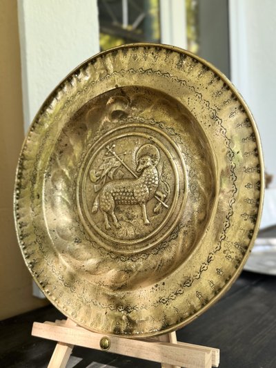 Plat d'Offrandes à Décor De l'Agnus Dei - XVIIIe