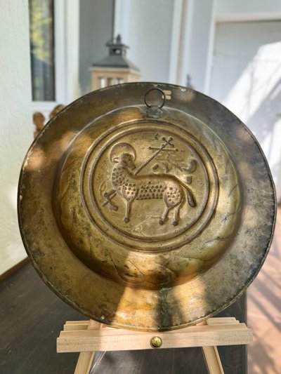 Plat d'Offrandes à Décor De l'Agnus Dei - XVIIIe