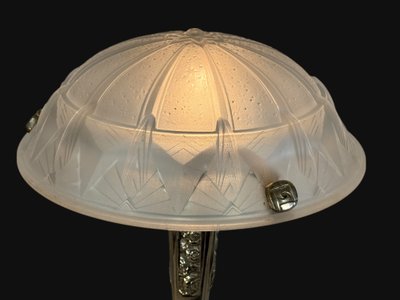 ART DECO LIVING ROOM LAMP IN CHROME-PLATED BRONZE WITH PRESSED MOLDED GLASS DOME