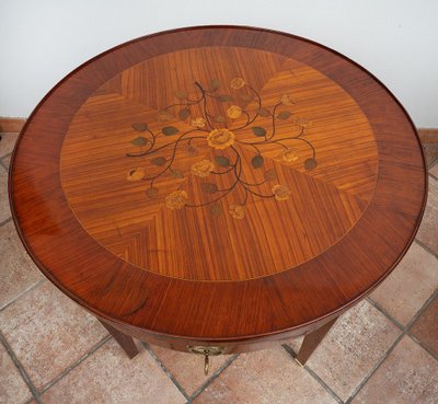 Table basse Napoléon III, France, début du XXe siècle.
