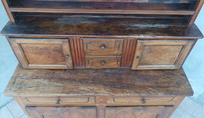 Louis XV chest of drawers in walnut