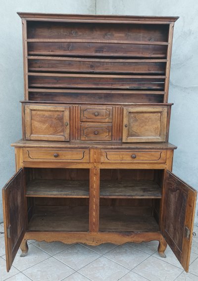 Louis XV chest of drawers in walnut