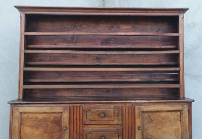 Louis XV chest of drawers in walnut