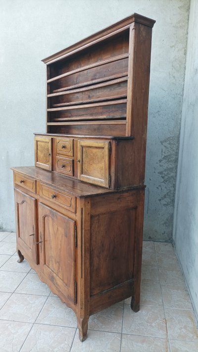 Louis XV chest of drawers in walnut