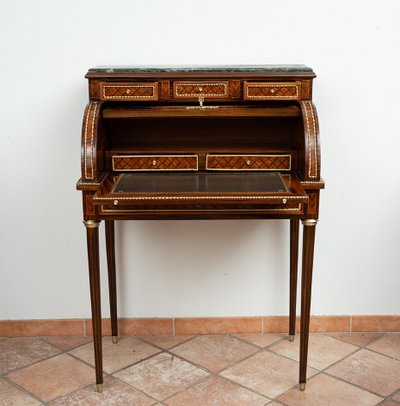 Bureau ancien, France, début du XXe siècle.