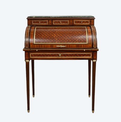 Bureau ancien, France, début du XXe siècle.