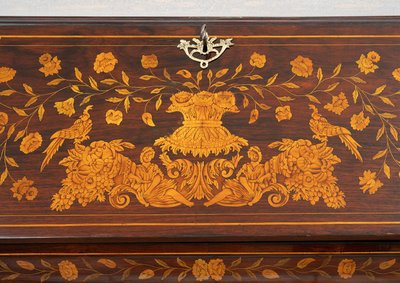 Bureau hollandais ancien, première moitié du XVIIIe siècle.