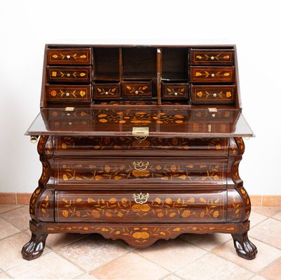 Bureau hollandais ancien, première moitié du XVIIIe siècle.