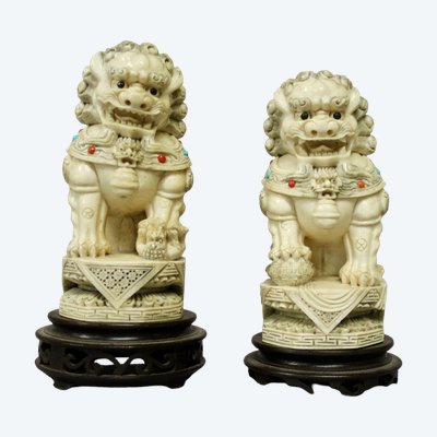 Pair of Fô dogs in ivory