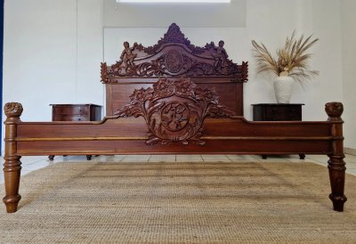 Lampada di stile rinascimentale super king size e armoires