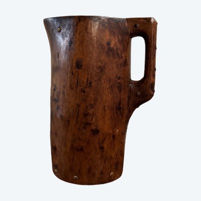 Brutalist pitcher in monoxide wood enhanced with nails, 20th century folk art