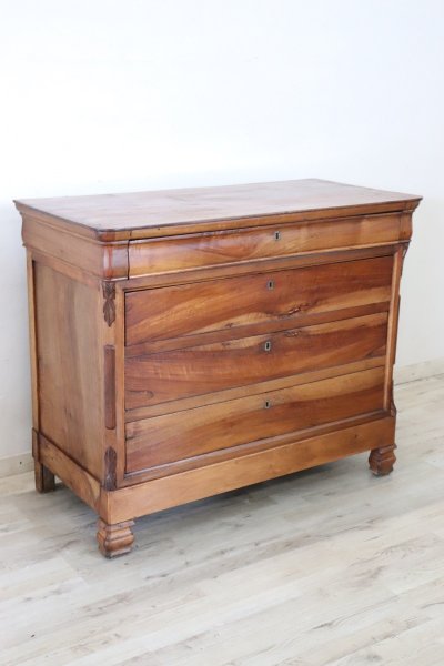 commode ancienne en noyer