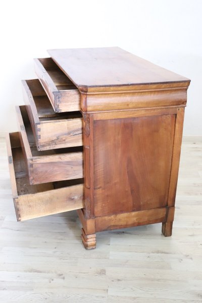 commode ancienne en noyer