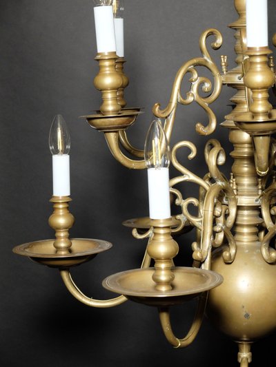Dutch chandelier with 12 lights