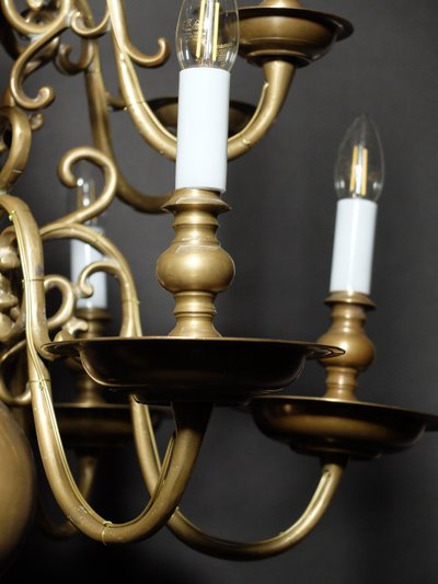Dutch chandelier with 12 lights