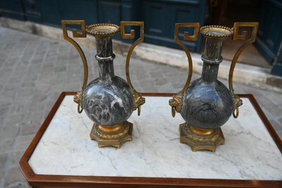 Coppia di vasi in marmo blu turchese , Luigi XVI, Duchesse de Beauffremont