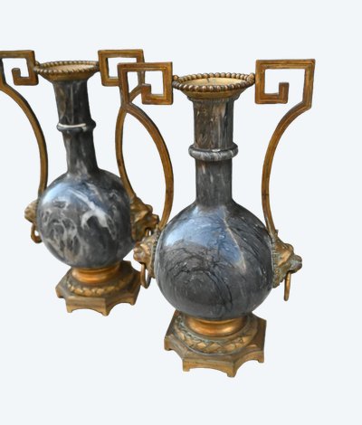 Coppia di vasi in marmo blu turchese , Luigi XVI, Duchesse de Beauffremont
