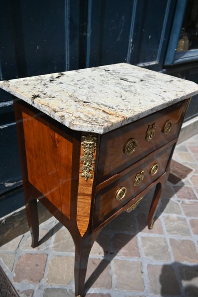Petite commode estampillée de Bury d époque Louis XVI