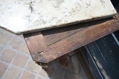 Petite commode estampillée de Bury d époque Louis XVI