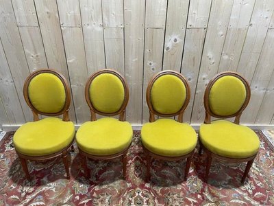 Suite di 4 sedie in stile giallo Louis XVI giallo