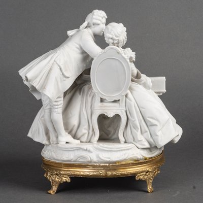 Une sculpture romantique en biscuit, fin XIXème siècle 