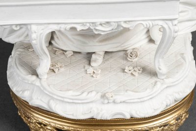 Une sculpture romantique en biscuit, fin XIXème siècle 