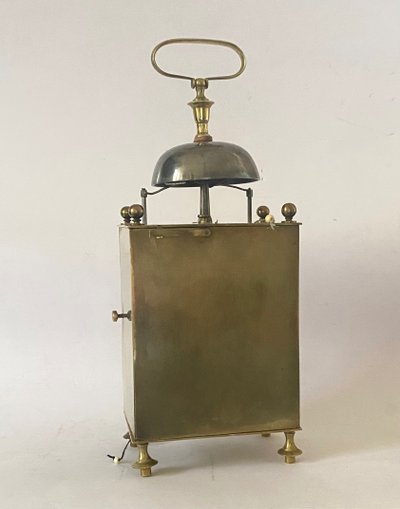 CAPUCINE-UHR MIT SCHLAGWERK UND WECKER, UM 1800