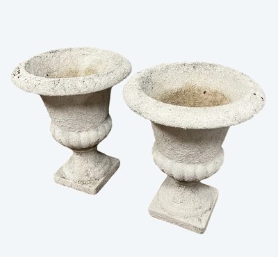 Paire de grands vases Médicis en pierre reconstituée époque début XXème