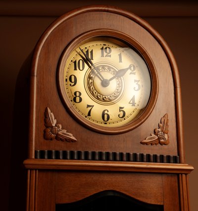 Orologio da pavimento Gustav Becker Art Déco in noce tedesco, 1920 circa