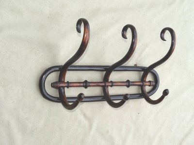 Porte- manteaux et chapeaux mural à 3 esses de KOHN , vers 1910-no Thonet -